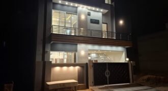 10 Marla House for Sale in IEP Town, Lahore – 5 Beds | 6 Baths | Prime Location