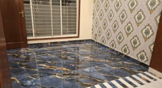 10 Marla Beautiful House for Sale in IEP Town, Lahore – 5 Beds | 6 Baths | Prime Location