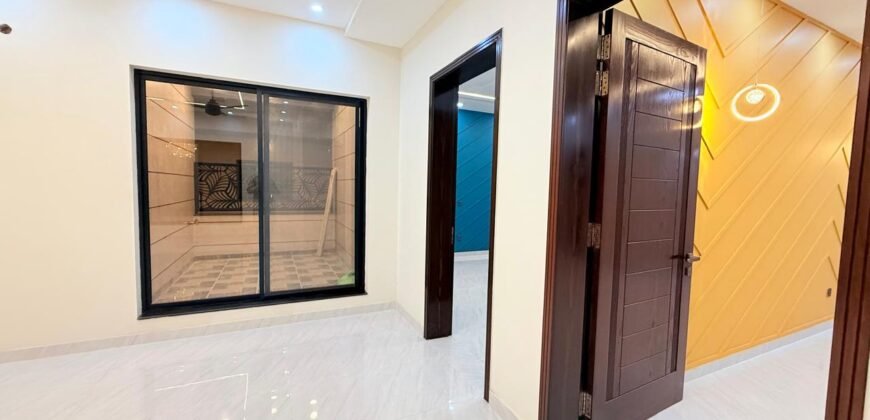 1 Kanal beautiful Lower portion for rent in IEP Engineer Town Lahore