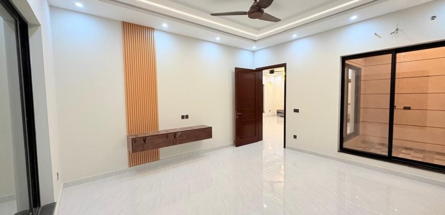 1 Kanal beautiful Lower portion for rent in IEP Engineer Town Lahore