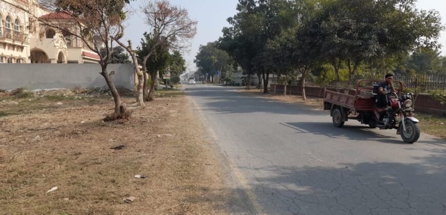 Non-LDA 10 Marla Plot for Sale in E2 Block, Engineers Town – Prime Location